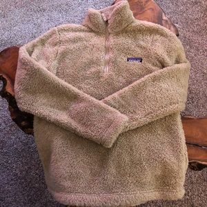 Men’s Patagonia tan fleece sweatshirt 1/4 zip
